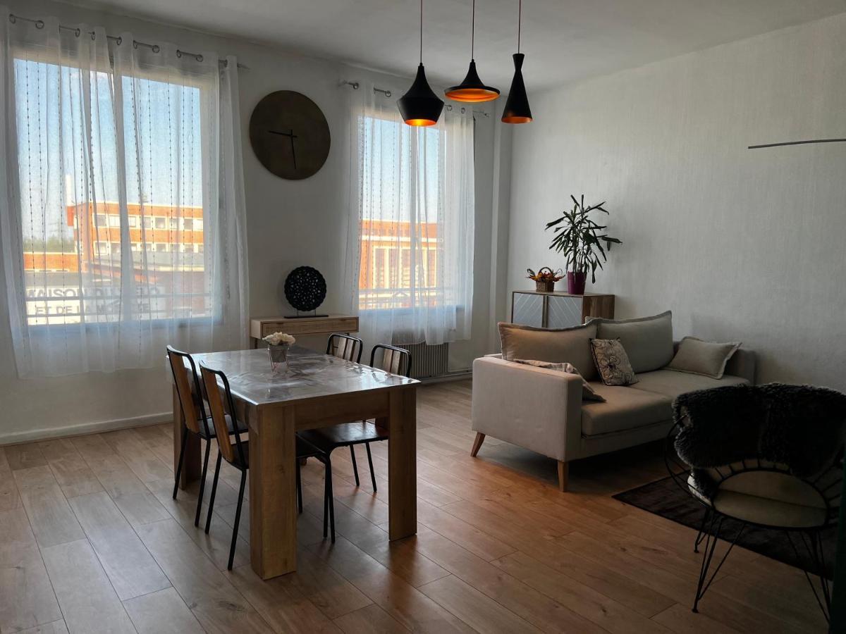 2: Joli Face A La Gare Apartment